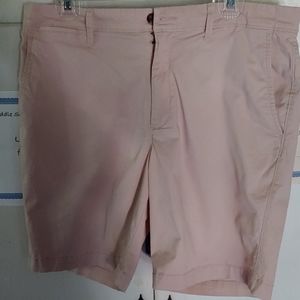 Men's khaki shorts. Size 34.